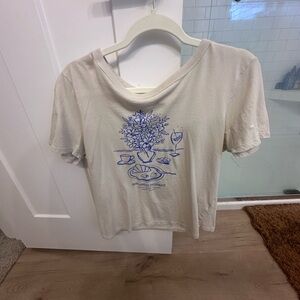 Old Navy Cream and Blue Graphic Tee